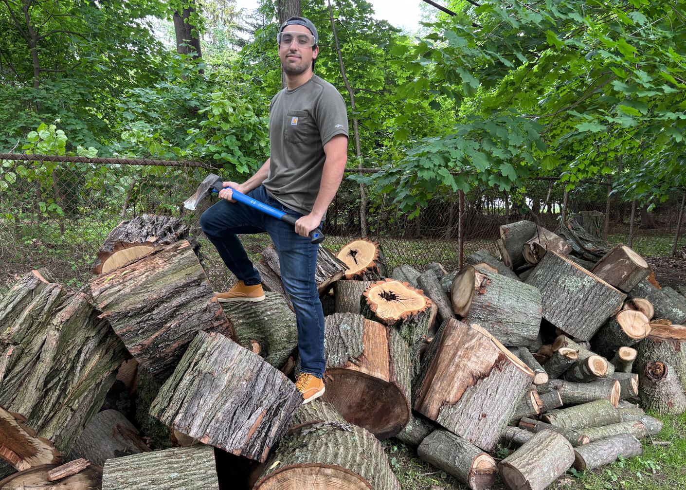 J&J's Firewood provides fast same-day delivery